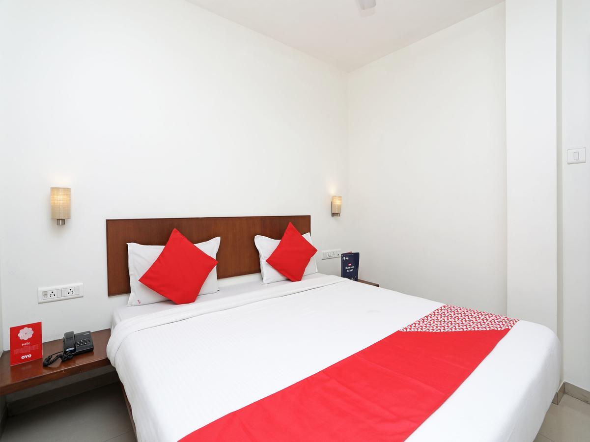 Oyo 1194 Hotel Gulmohr Pune Exterior foto